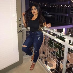 Meet your Posher, Carla